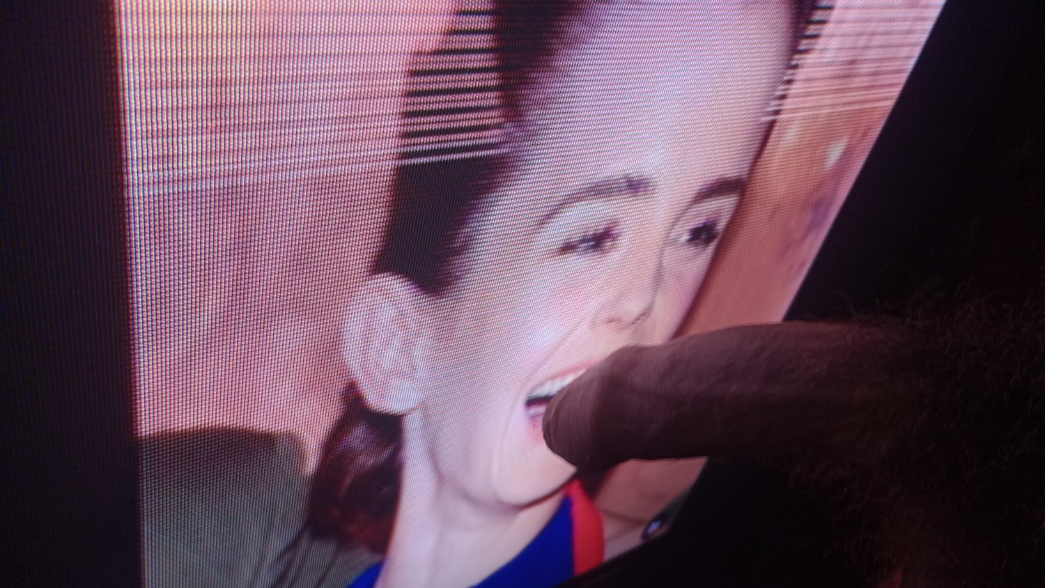 YCynhtCf EMMA WATSON Cum Tribute 03 08.jpg